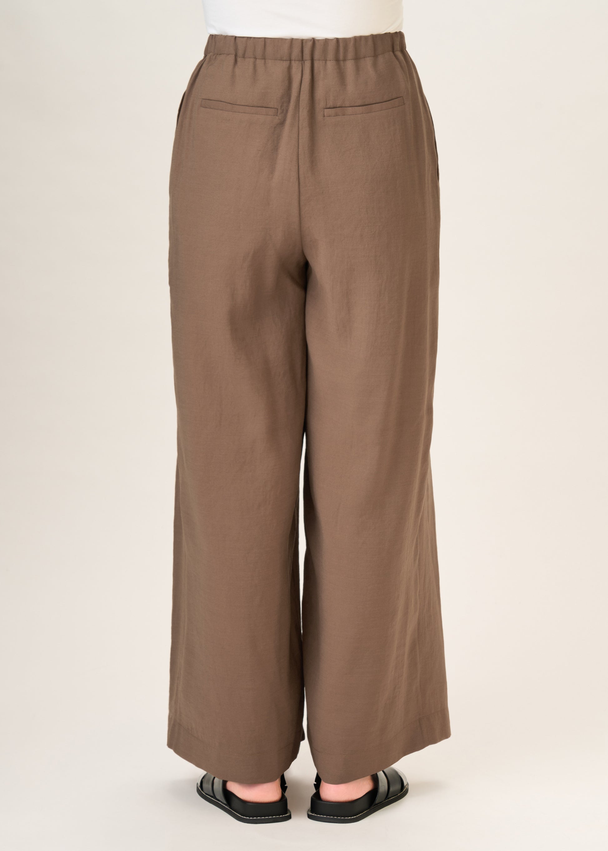 model：H162cm　size：M