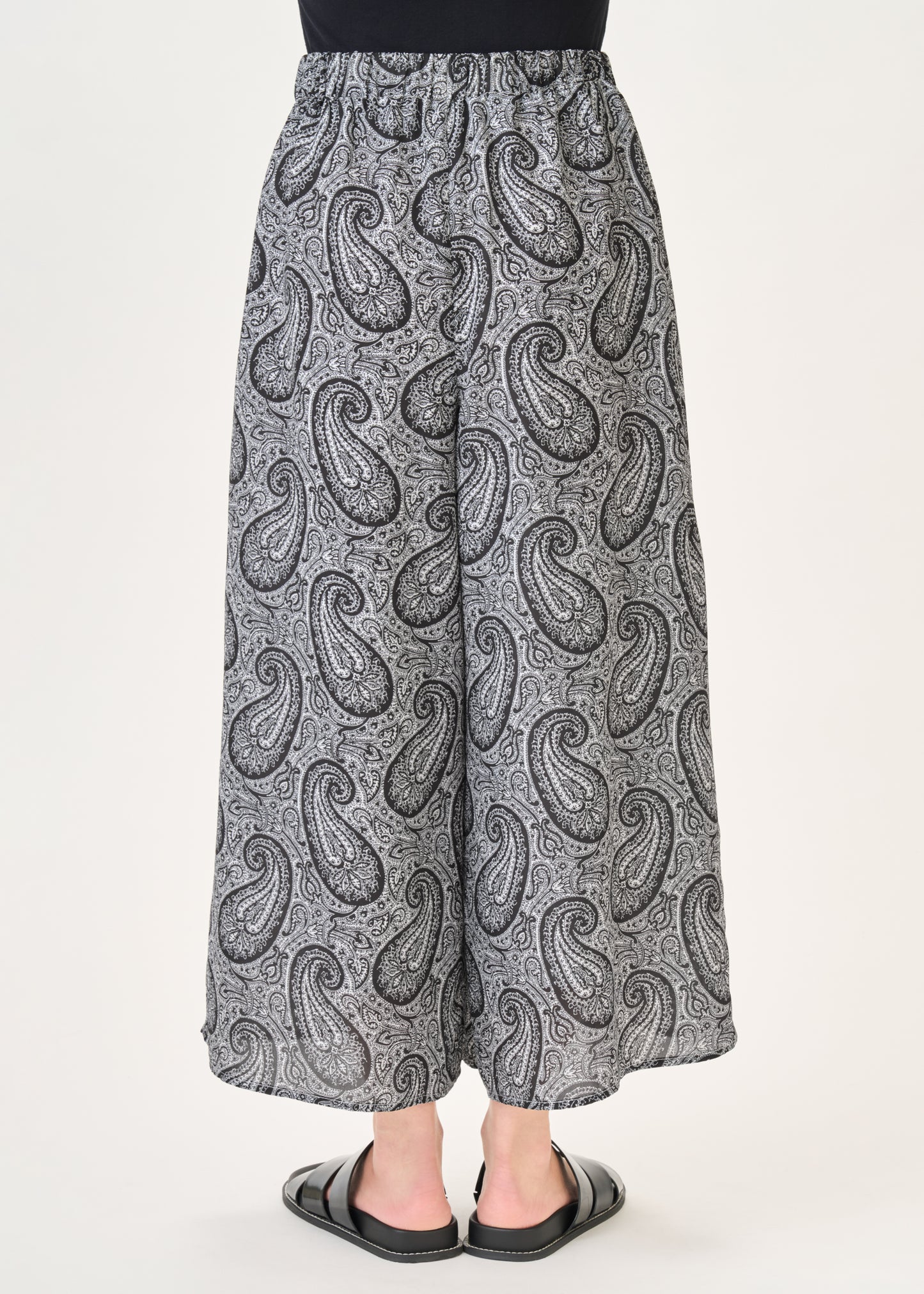 model：H160cm　size：M
