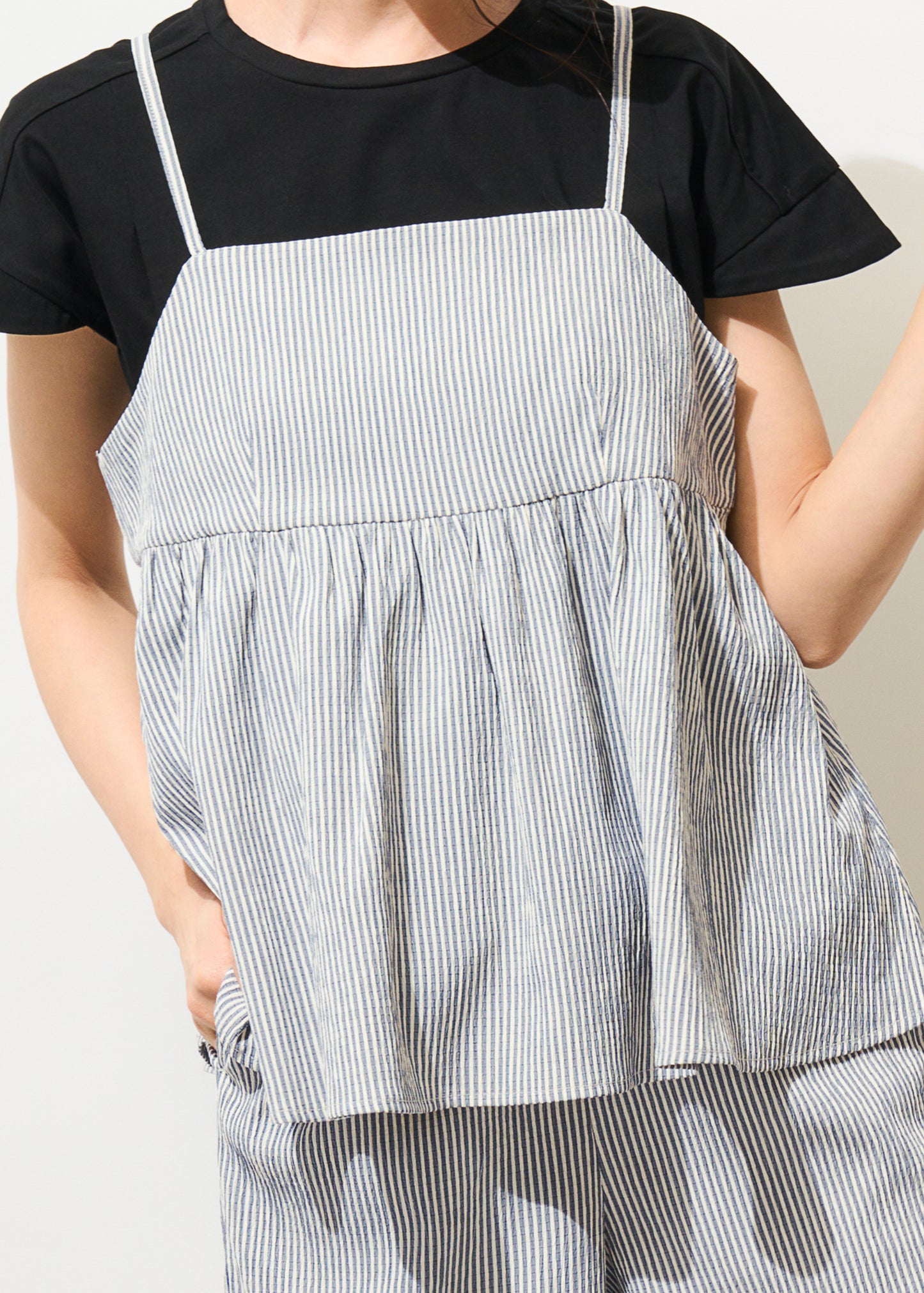 model：H160cm　size：M
