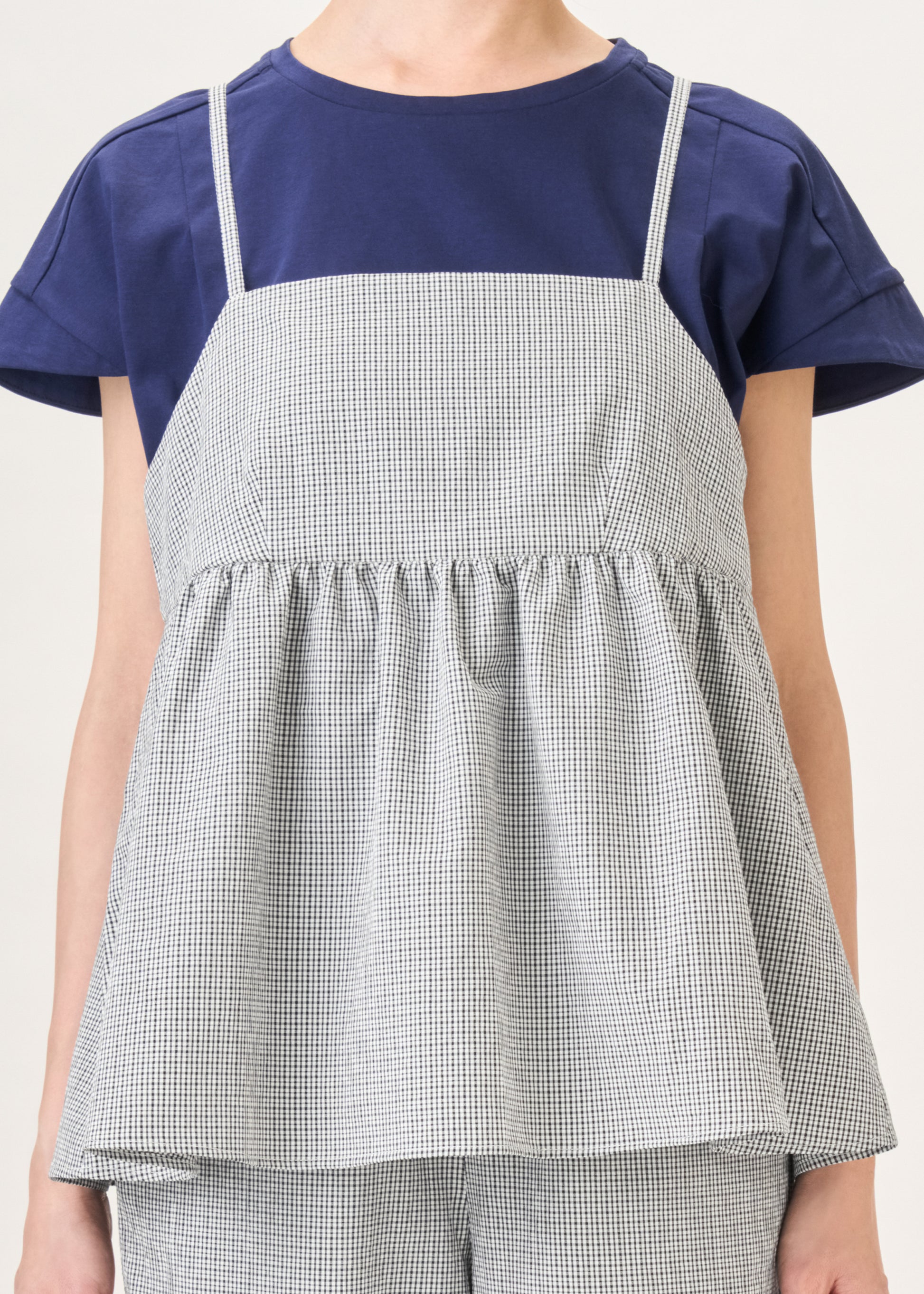 model：H160cm　size：M