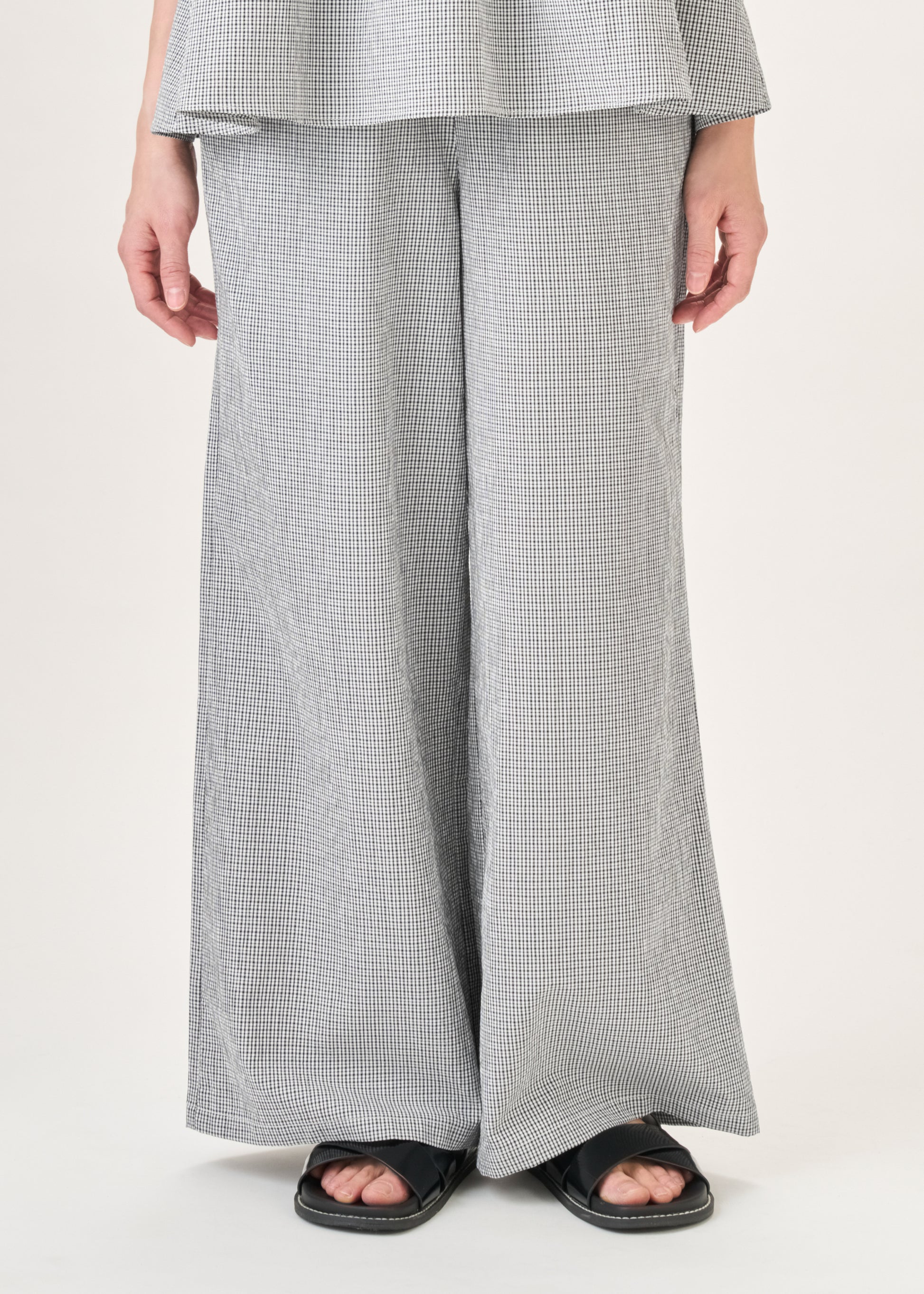 model：H160cm　size：M