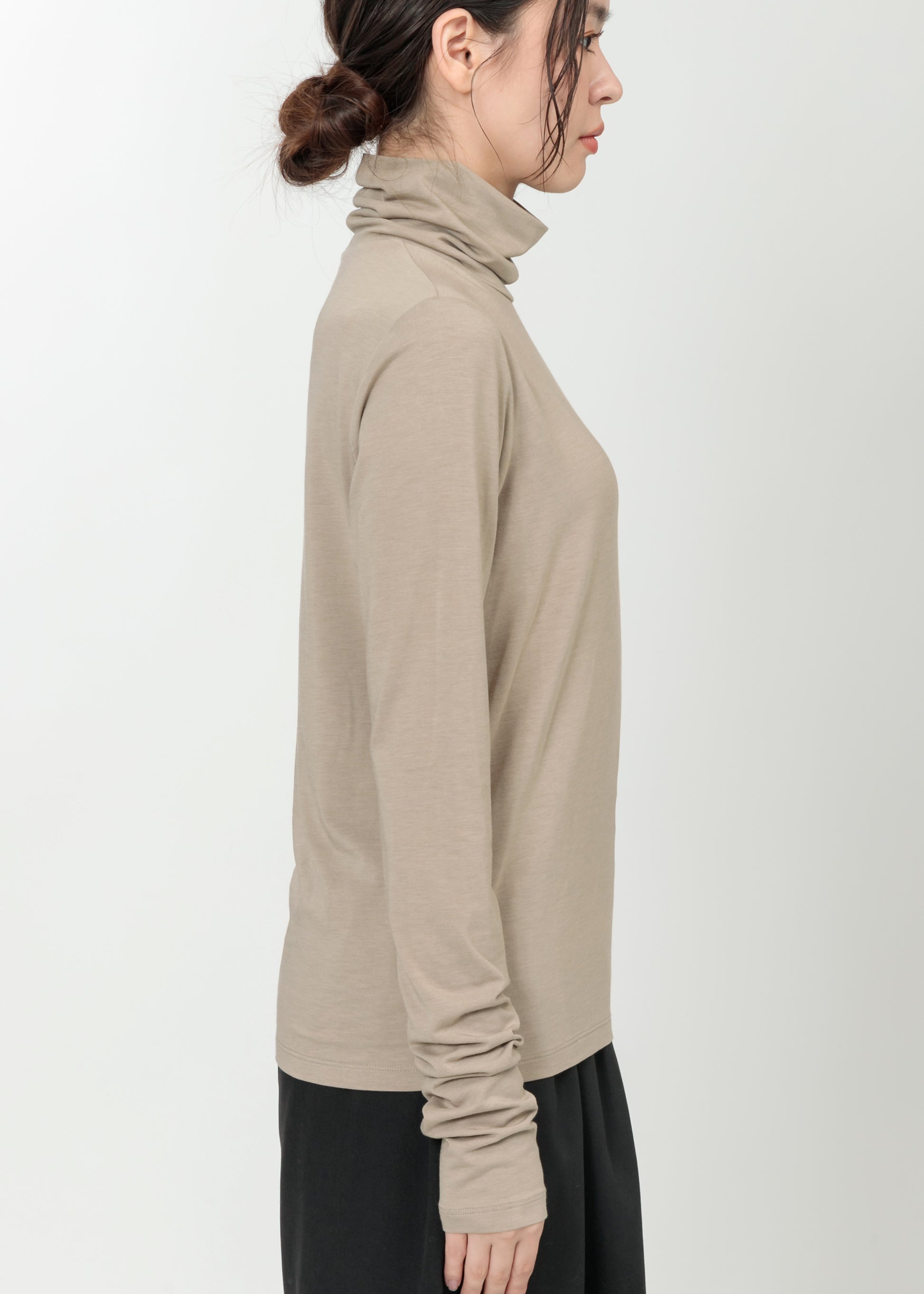 model：H164cm　size：M