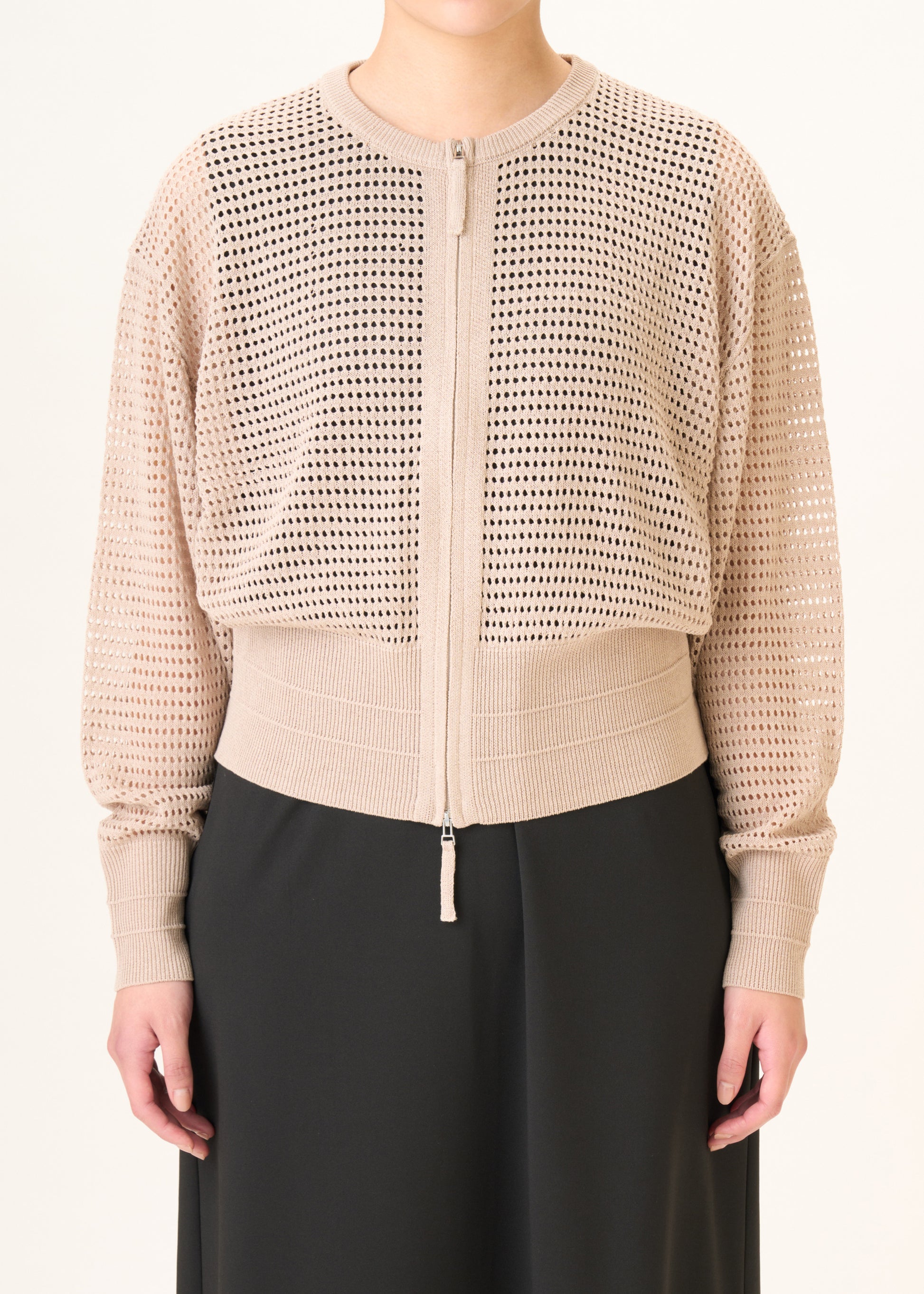 model：H162cm　size：M